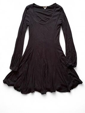 Urban Outfitters Ecoté size M Black Long-Sleeve Scoop Neck Swing Dress
